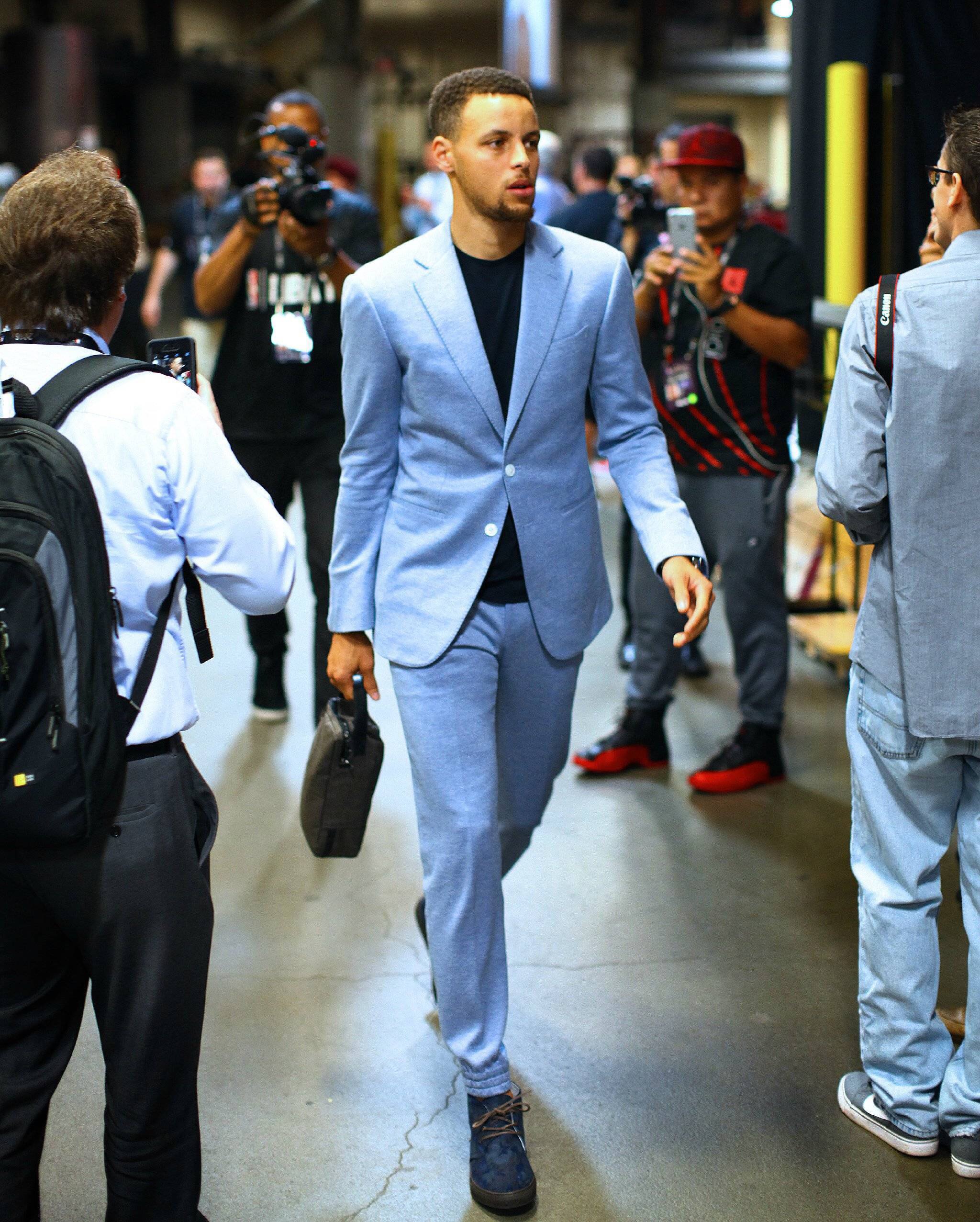 西甲：巴萨4-1大胜瓦伦西亚（西甲：巴萨4-1完胜瓦伦西亚）