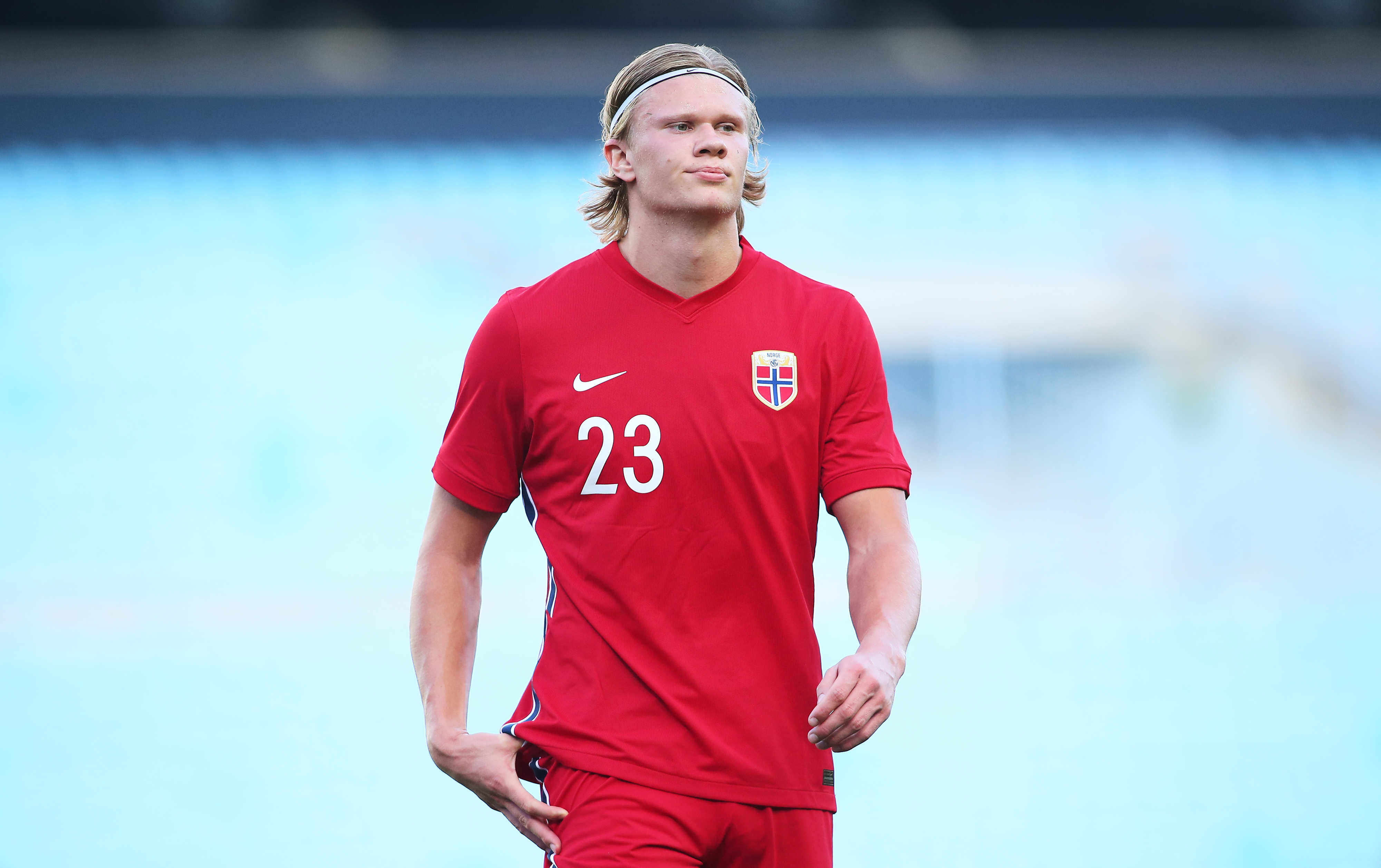 张琳艳身穿阿根廷2026世界杯球衣：期待在美加墨见到梅西（张琳艳穿阿根廷2026世界杯战袍：盼在美加墨与梅西相遇）