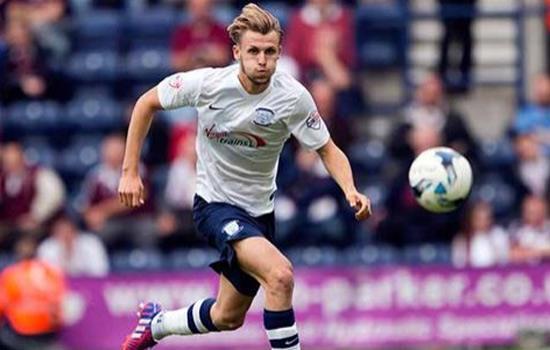 国米后卫邓弗里斯伤情不明复出无期，更换经纪人引转会猜测（国米后卫邓弗里斯伤势未明复出遥遥无期，换经纪人再起转会传闻）